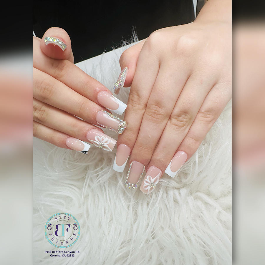Minimalist nail design